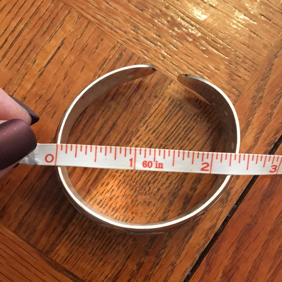 ⛸TRADED⛸Vintage Tibetan Silver elephant cuff bracelet - Picture 12 of 13